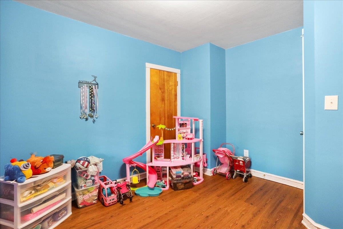 3634 N EAST SIDE HWY