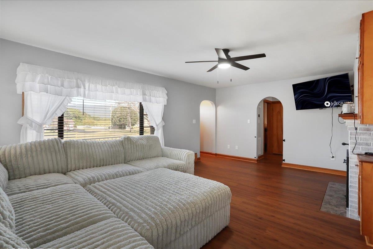 3634 N EAST SIDE HWY