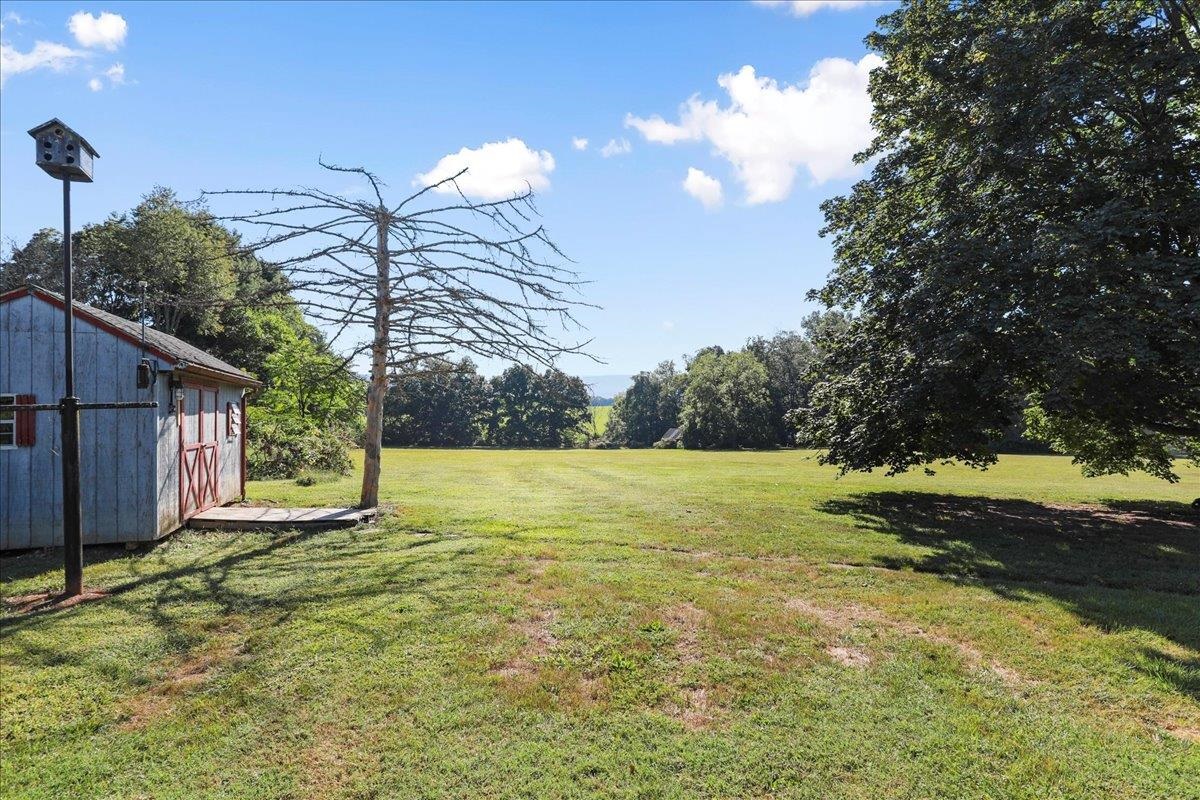 3634 N EAST SIDE HWY