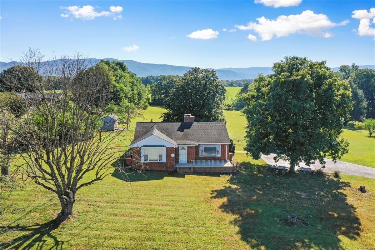 3634 N EAST SIDE HWY