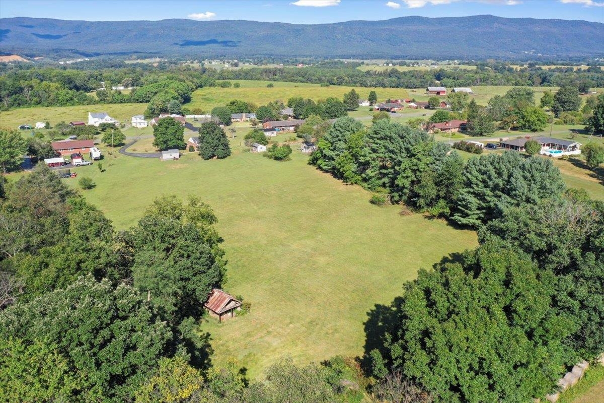 3634 N EAST SIDE HWY