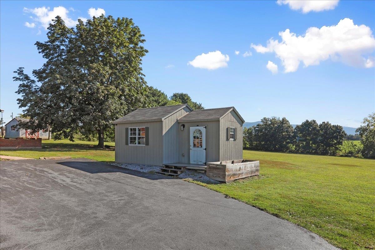 3634 N EAST SIDE HWY