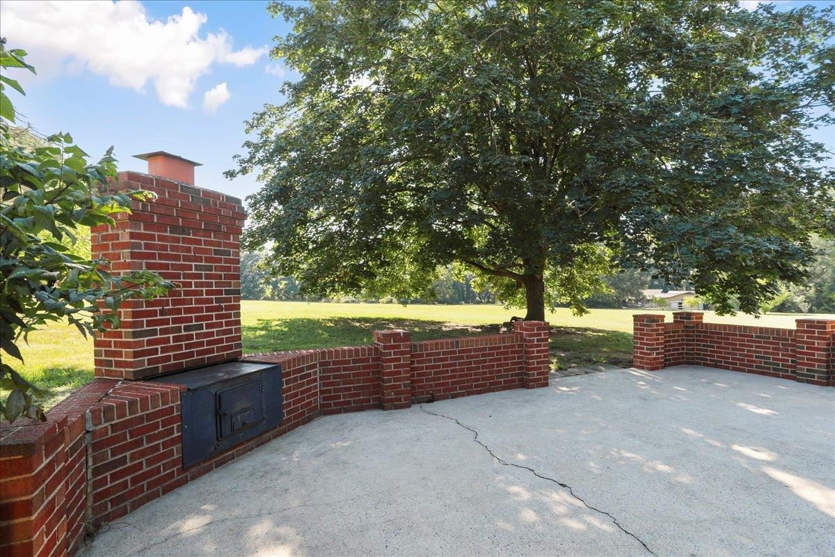 3634 N EAST SIDE HWY