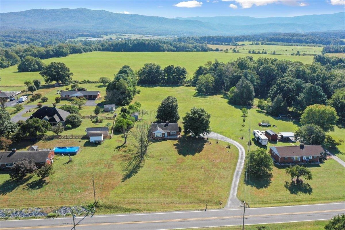 3634 N EAST SIDE HWY