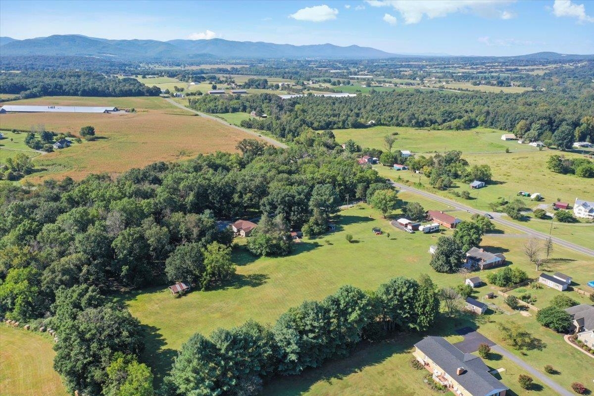 3634 N EAST SIDE HWY