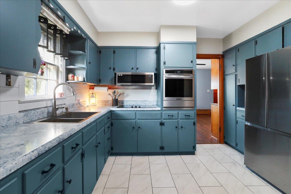 3634 N EAST SIDE HWY