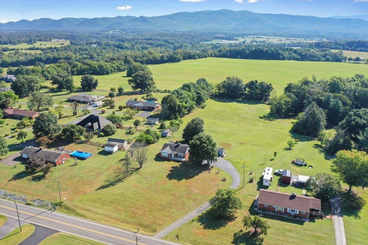 3634 N EAST SIDE HWY