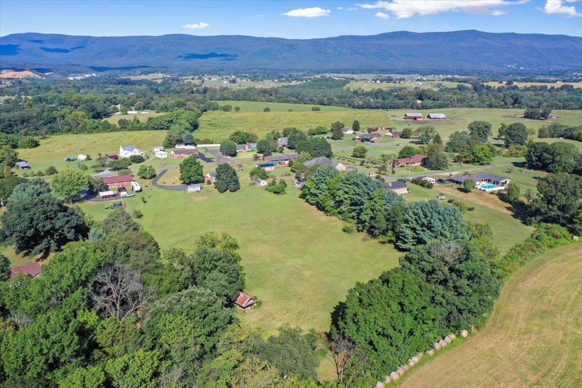 3634 N EAST SIDE HWY