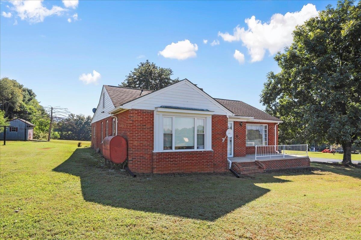 3634 N EAST SIDE HWY