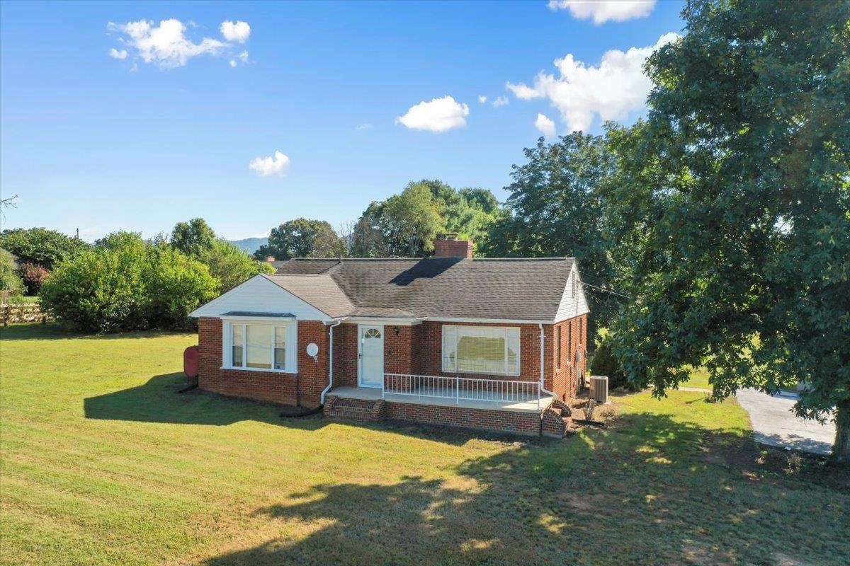 3634 N EAST SIDE HWY