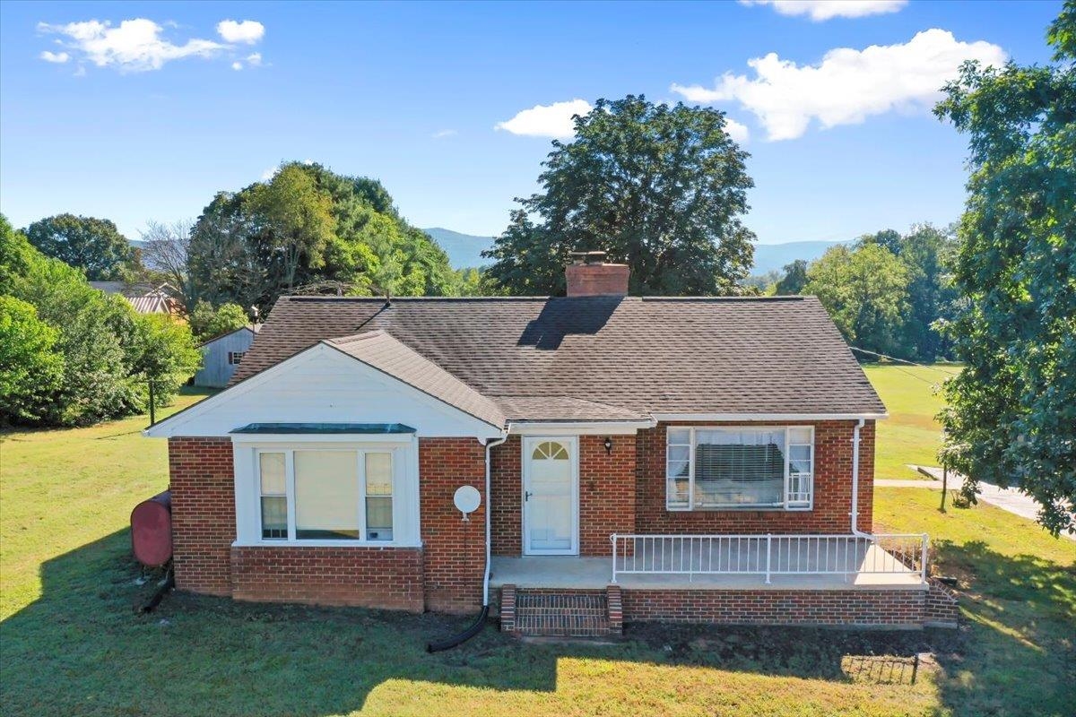 3634 N EAST SIDE HWY