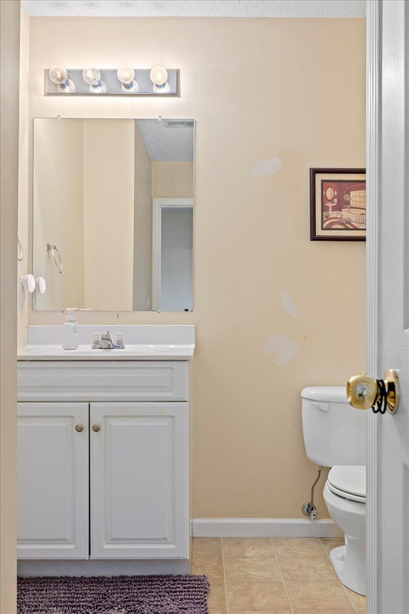 1123 PATRICK HENRY PL