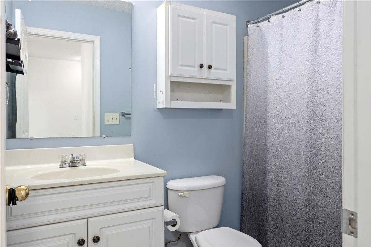 1123 PATRICK HENRY PL