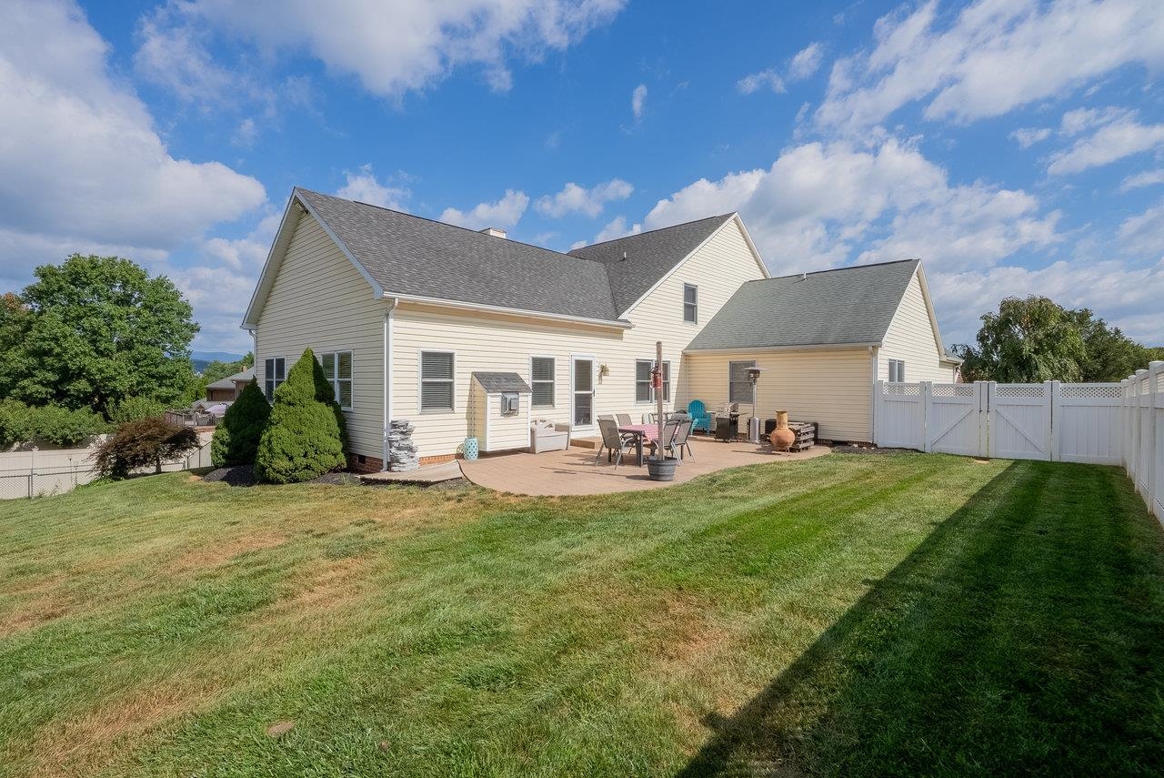 3345 REDBUD LN