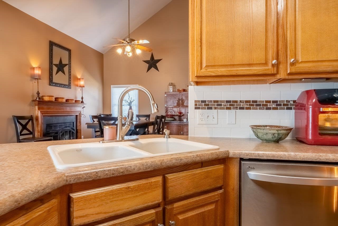 3345 REDBUD LN