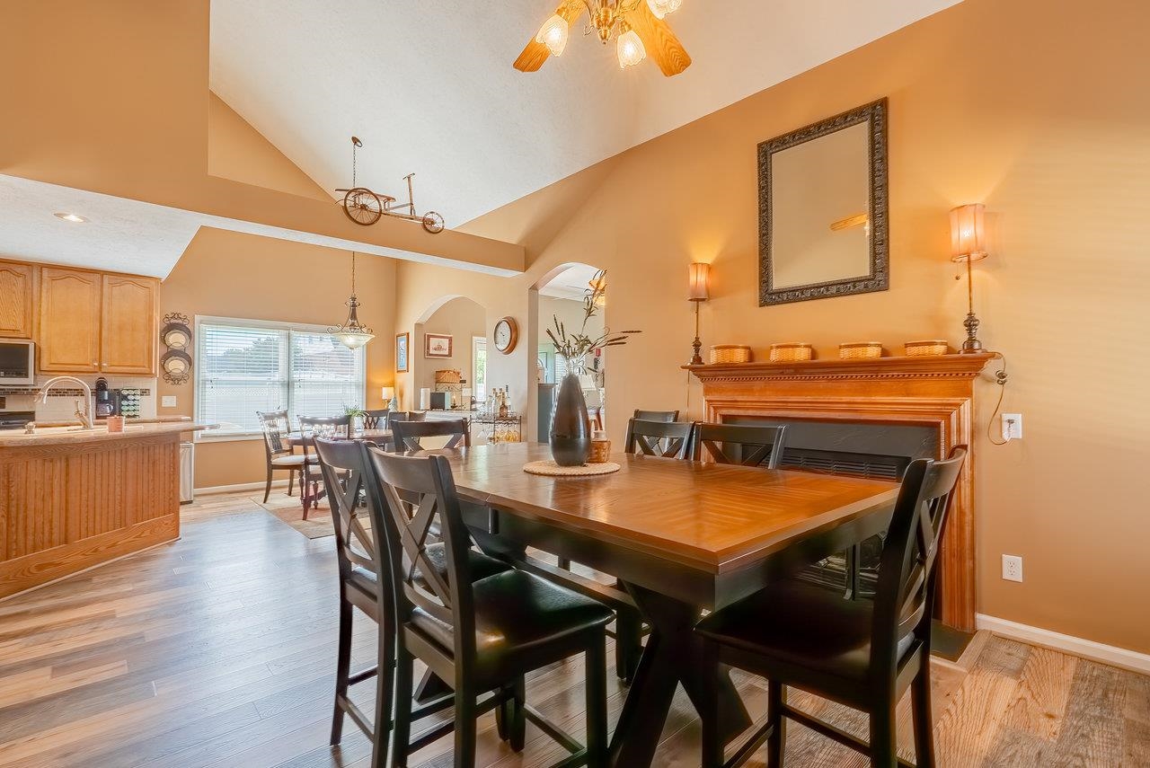 3345 REDBUD LN