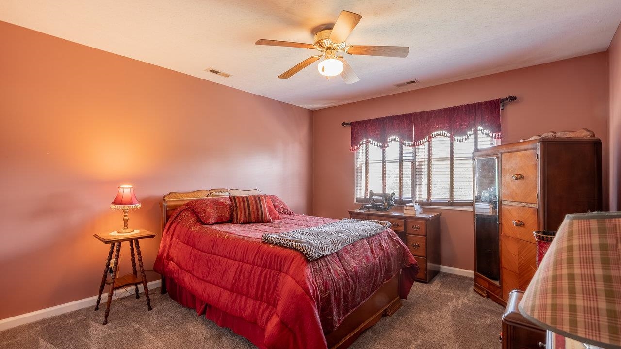 3345 REDBUD LN