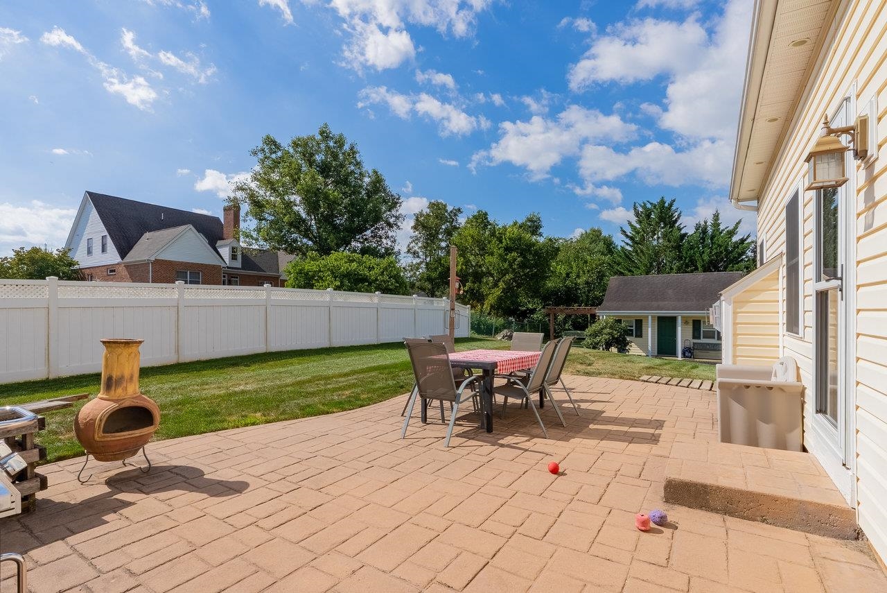 3345 REDBUD LN