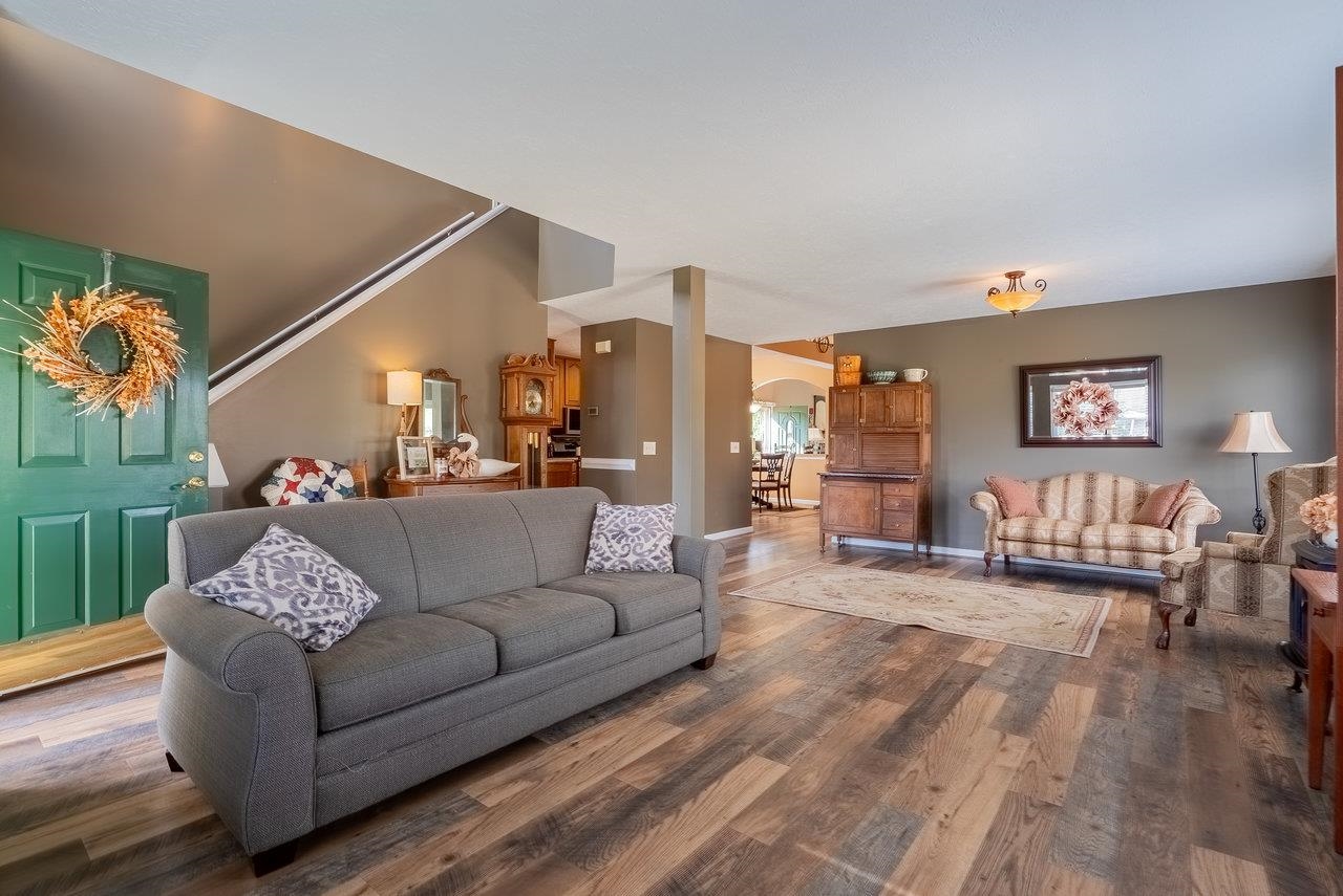 3345 REDBUD LN