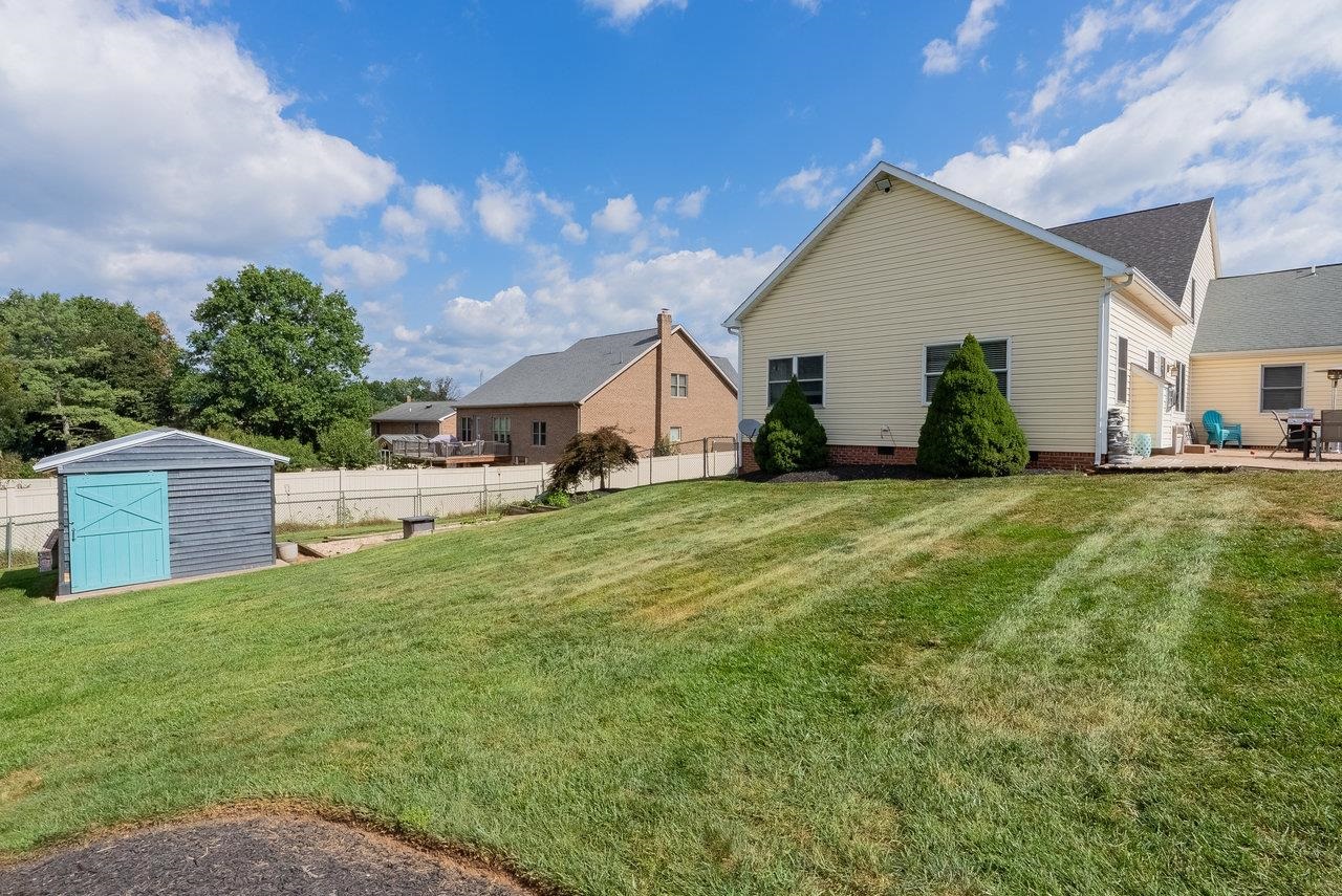3345 REDBUD LN