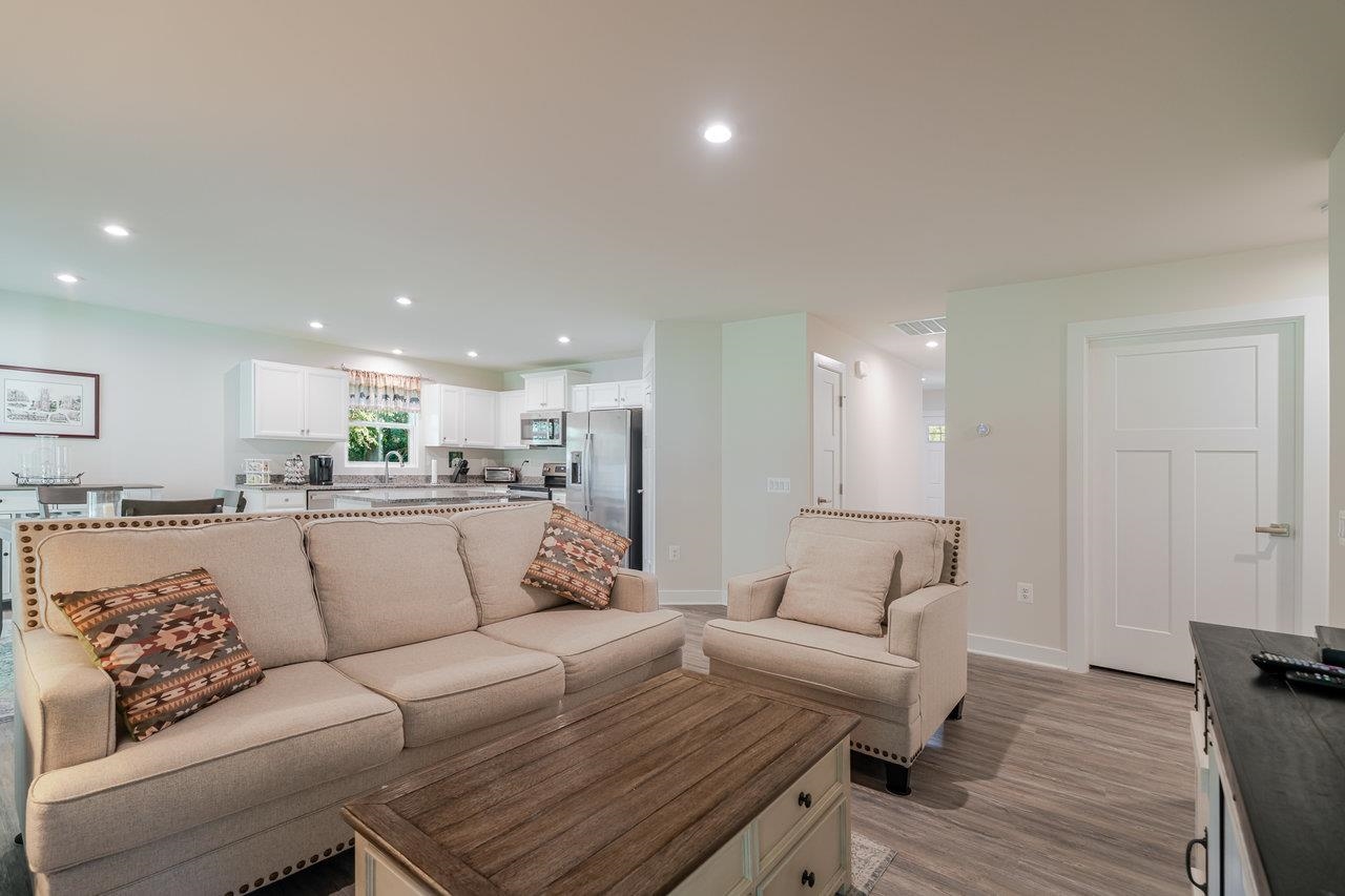 82 SHORT PEAK DR