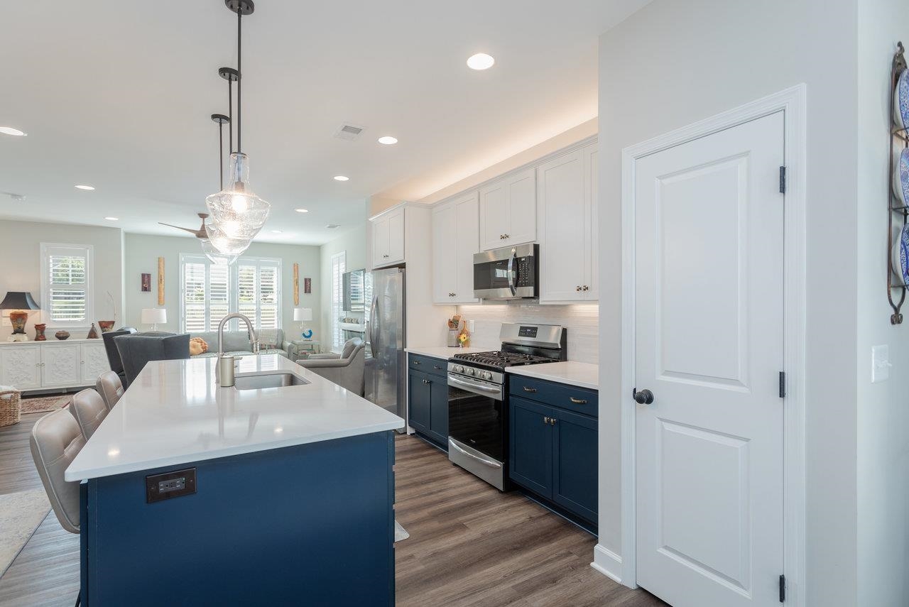 3452 CREPE MYRTLE DR