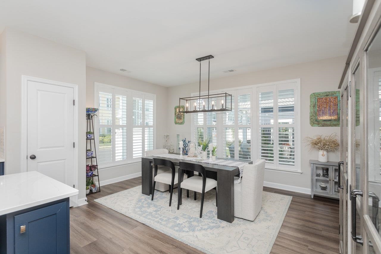 3452 CREPE MYRTLE DR