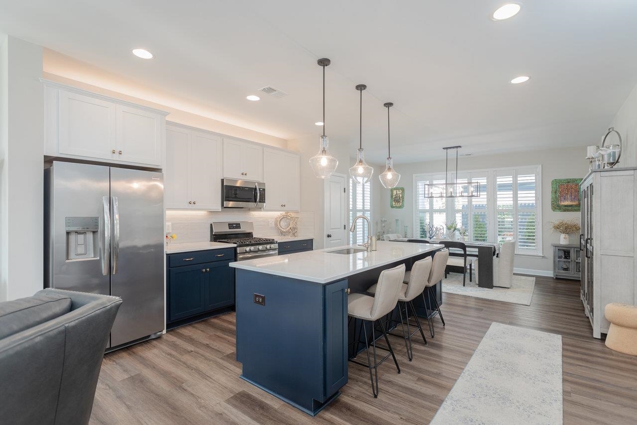 3452 CREPE MYRTLE DR