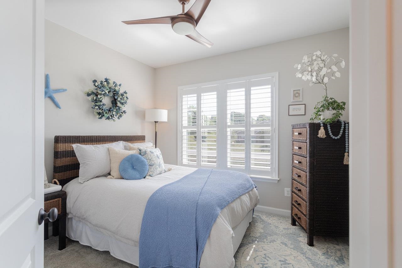 3452 CREPE MYRTLE DR