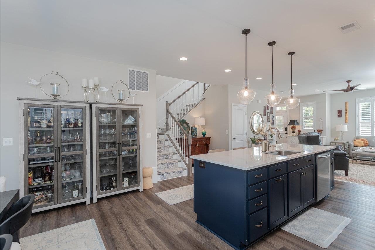 3452 CREPE MYRTLE DR