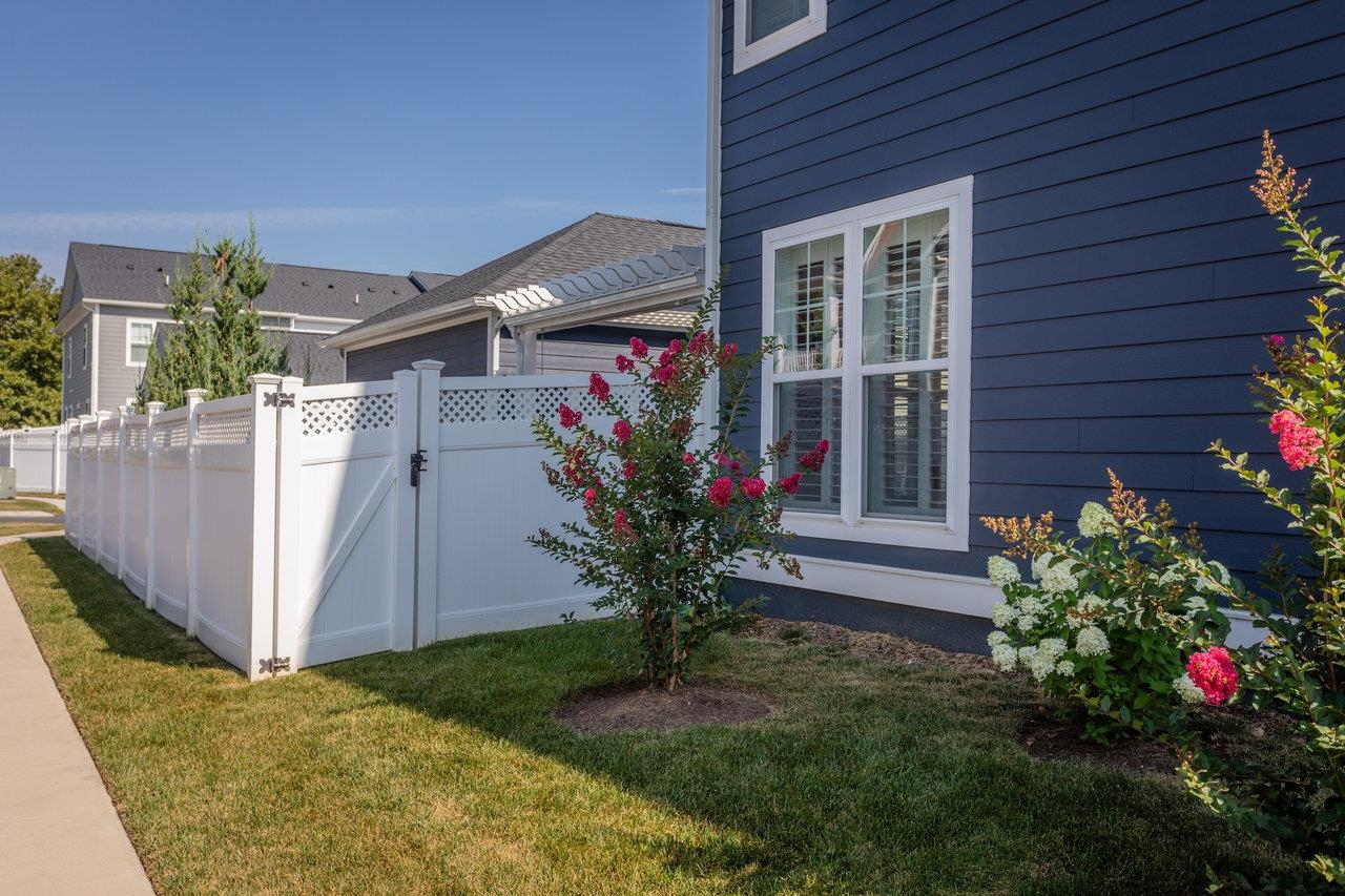 3452 CREPE MYRTLE DR