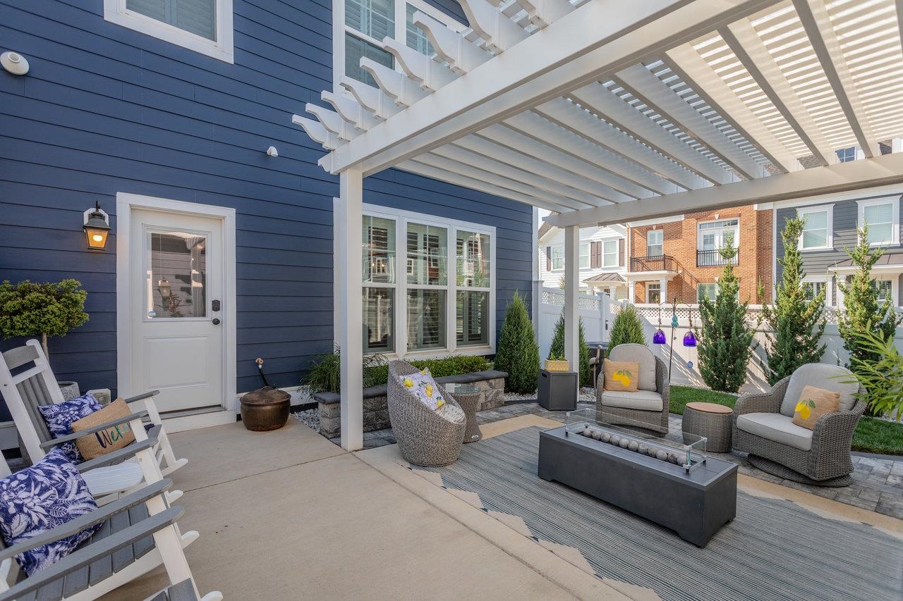 3452 CREPE MYRTLE DR