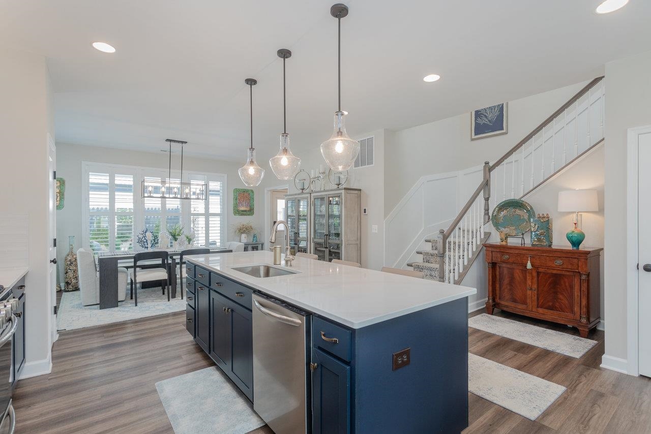 3452 CREPE MYRTLE DR