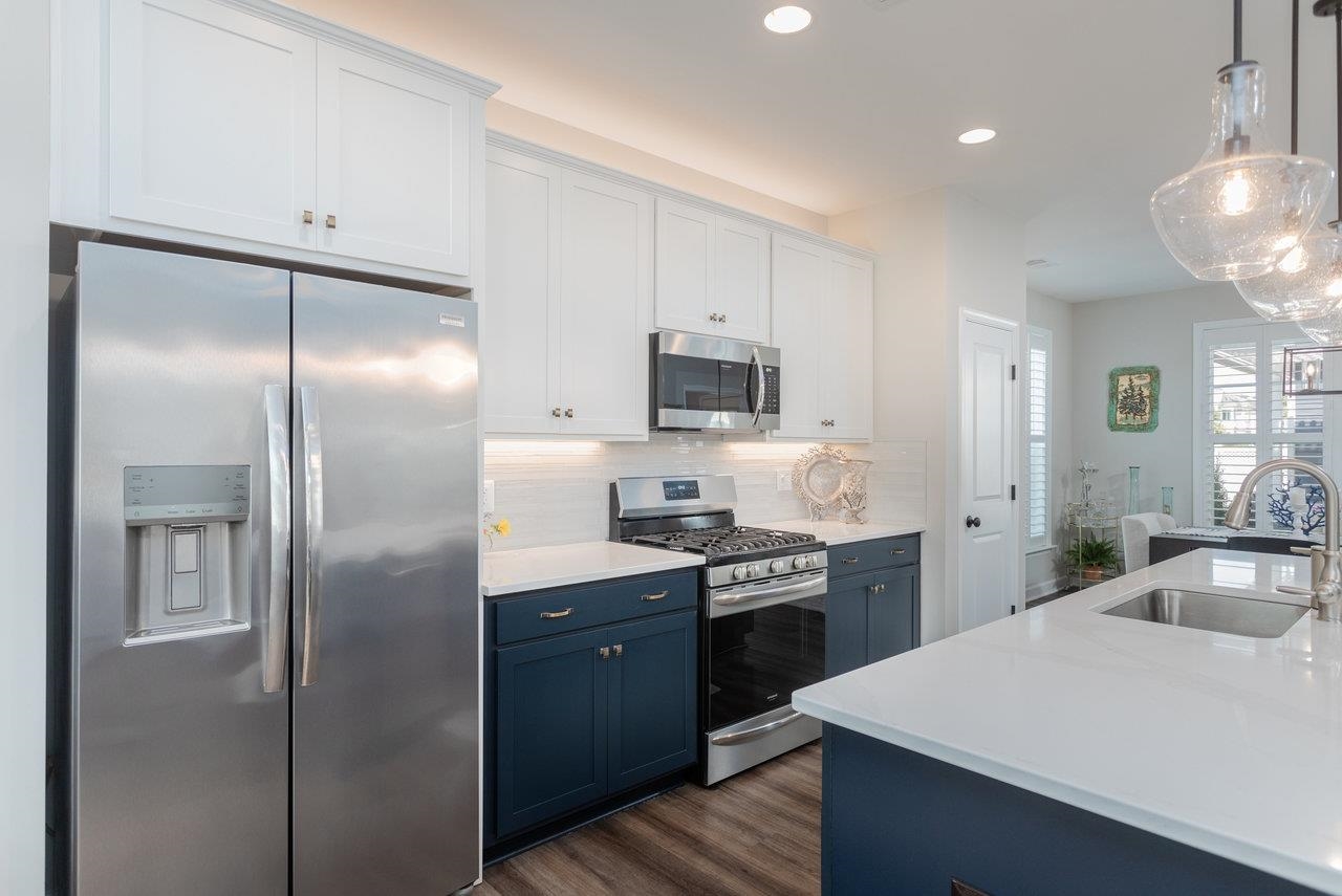 3452 CREPE MYRTLE DR