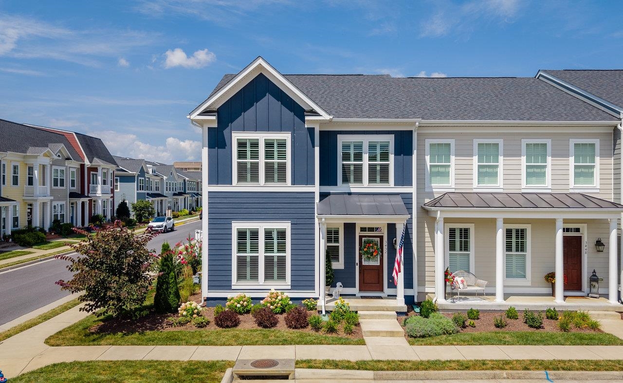 3452 CREPE MYRTLE DR