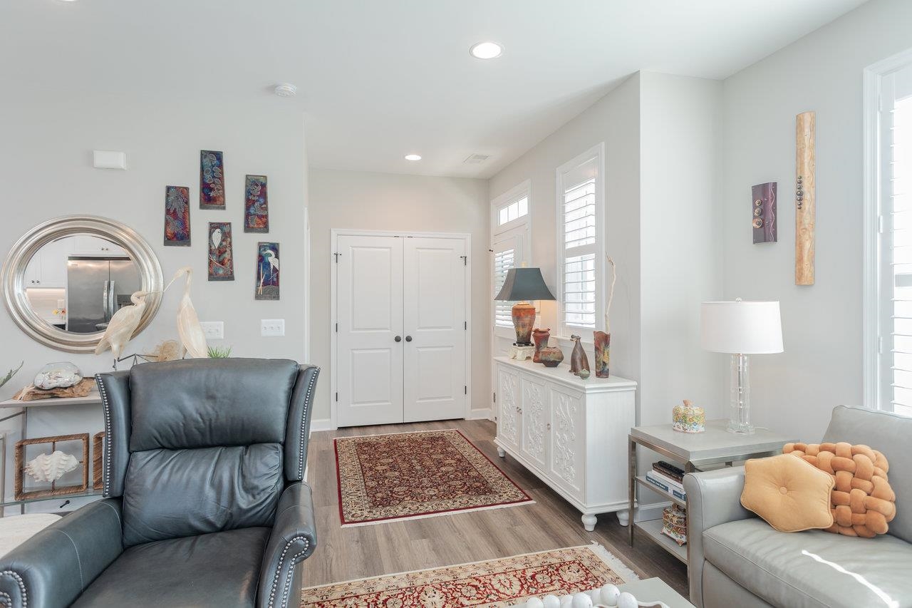 3452 CREPE MYRTLE DR