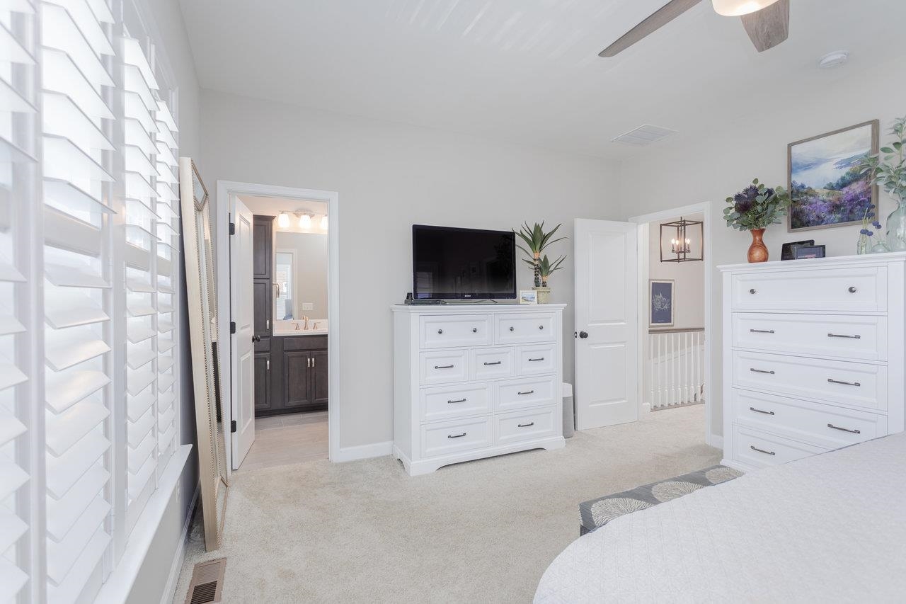 3452 CREPE MYRTLE DR