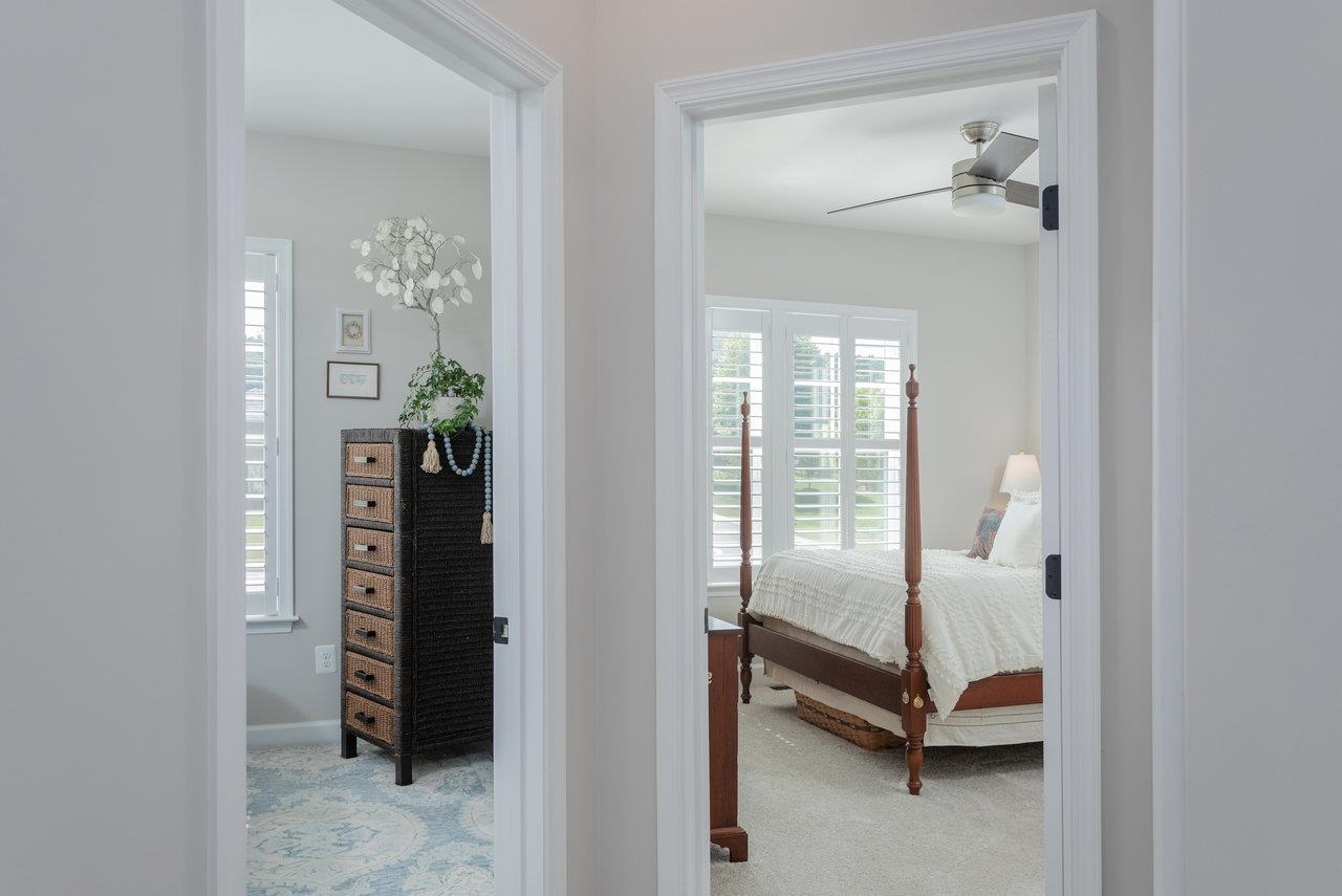 3452 CREPE MYRTLE DR