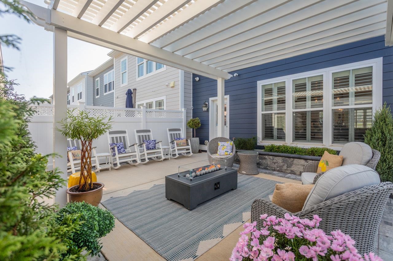 3452 CREPE MYRTLE DR