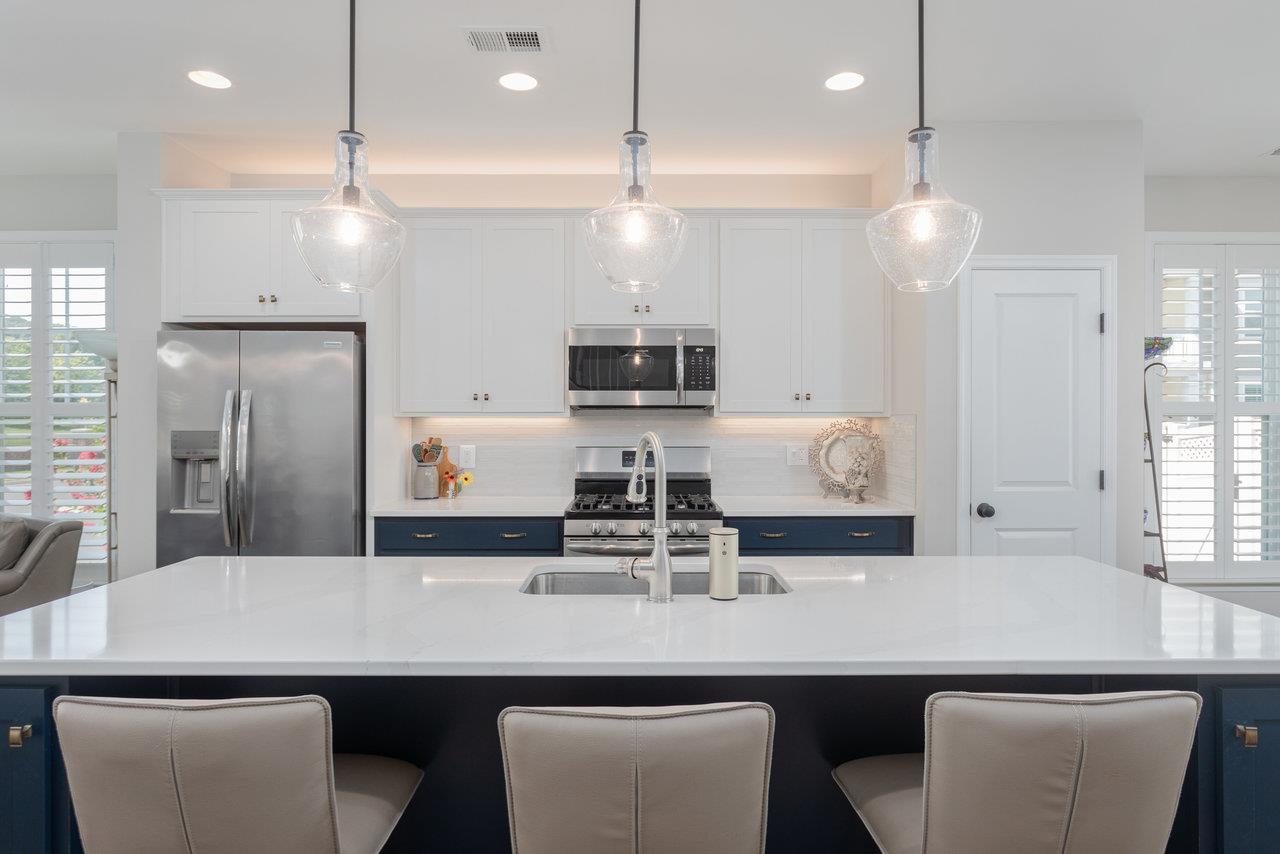 3452 CREPE MYRTLE DR