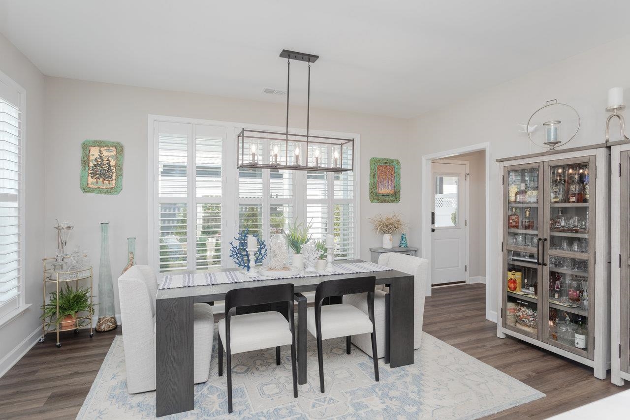 3452 CREPE MYRTLE DR