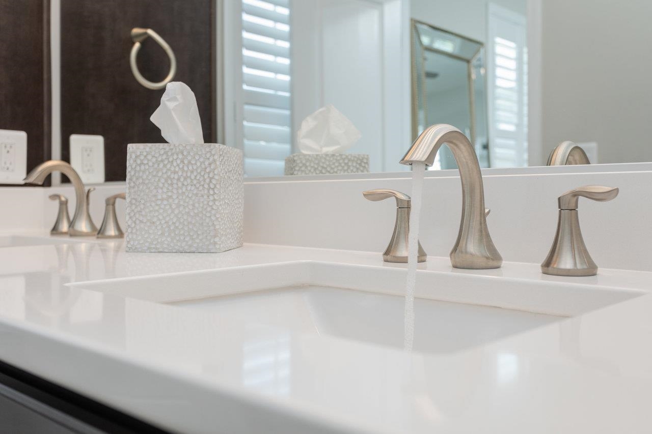 3452 CREPE MYRTLE DR