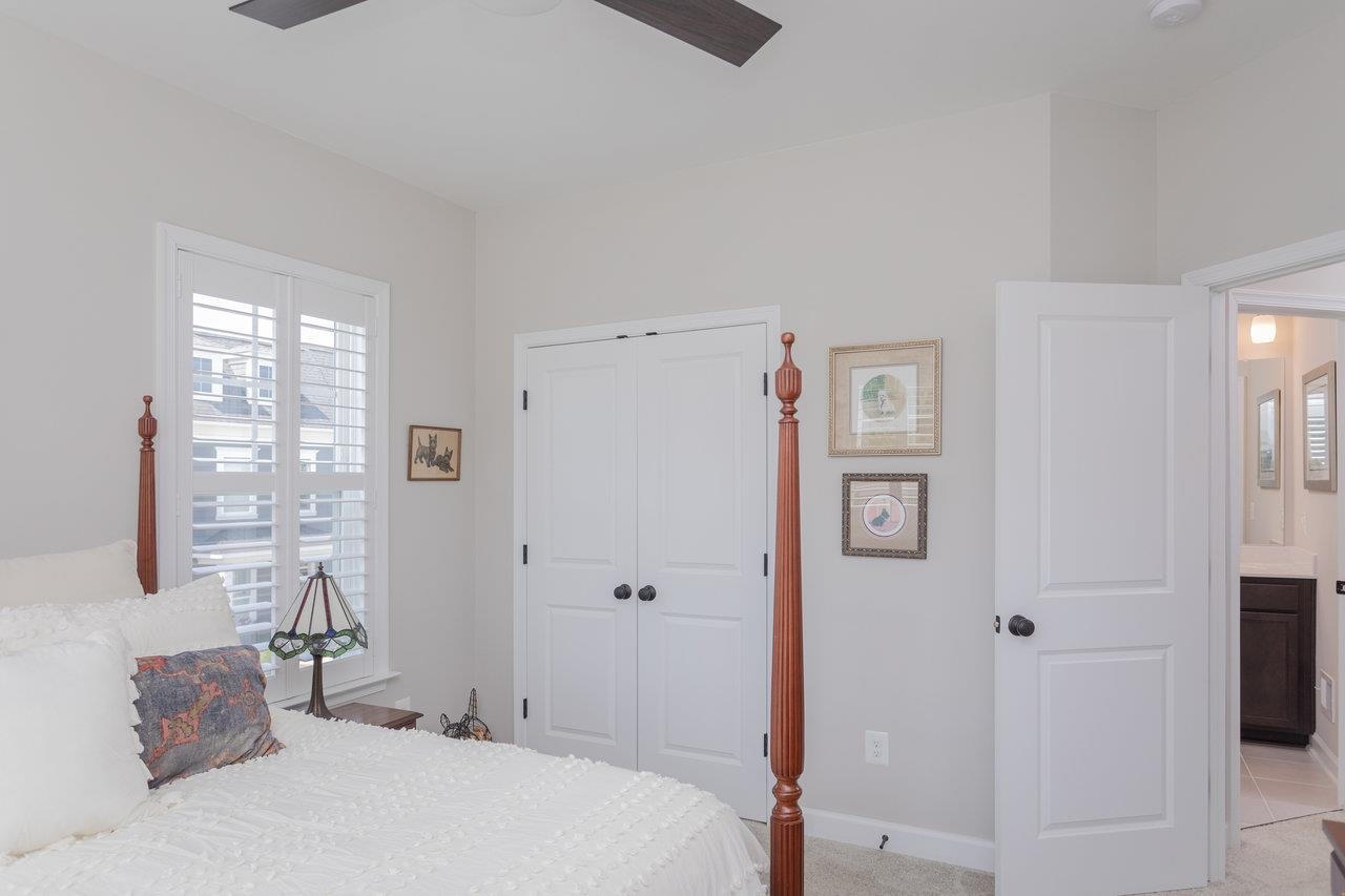 3452 CREPE MYRTLE DR