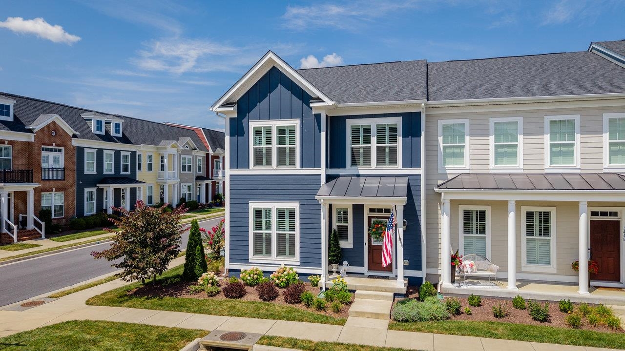 3452 CREPE MYRTLE DR