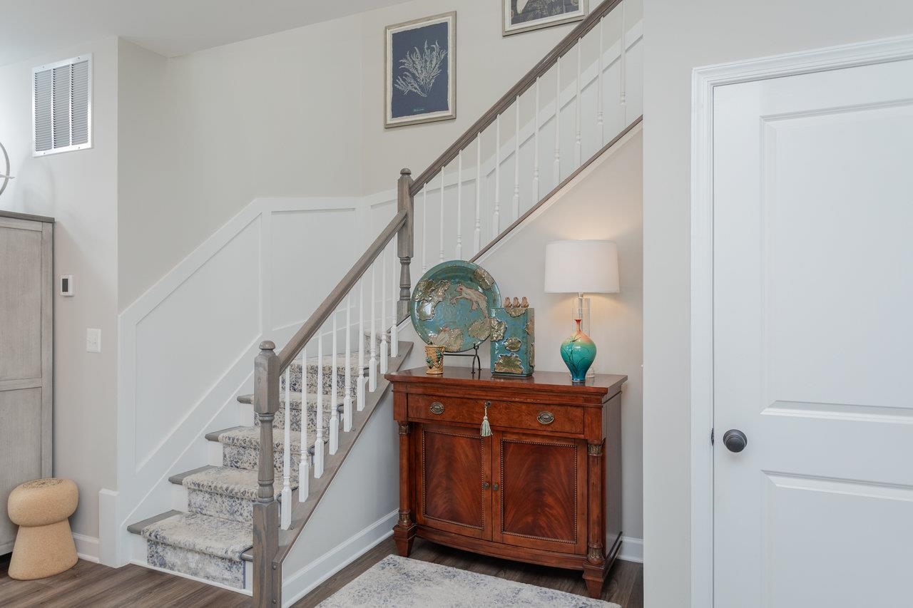 3452 CREPE MYRTLE DR