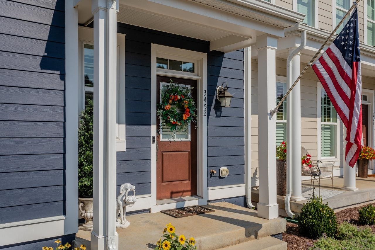 3452 CREPE MYRTLE DR