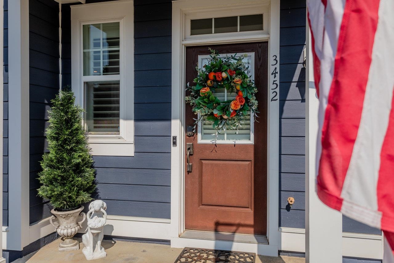 3452 CREPE MYRTLE DR