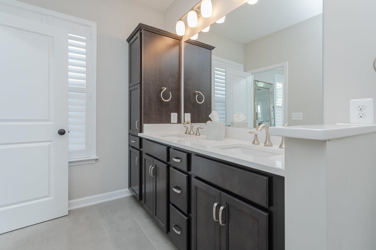 3452 CREPE MYRTLE DR