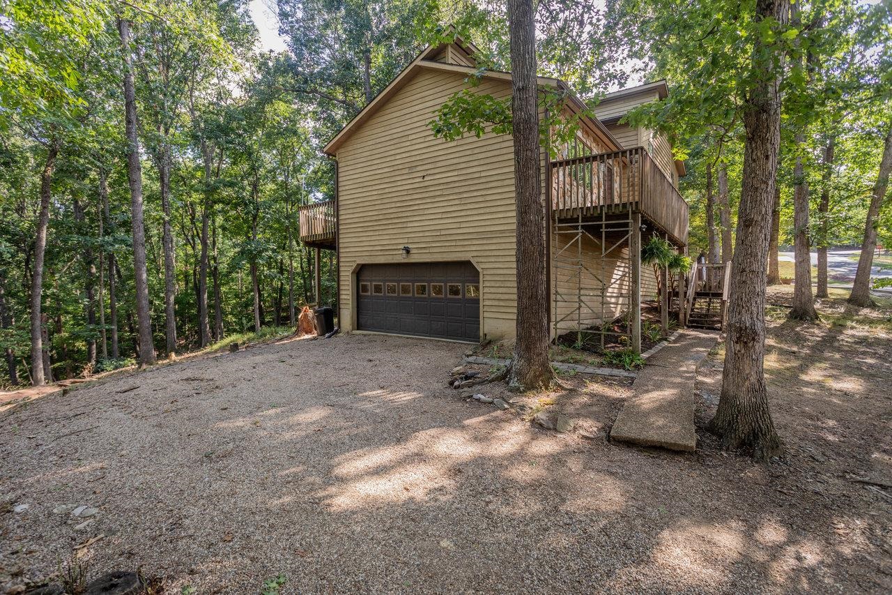 452 PASSAGE LN