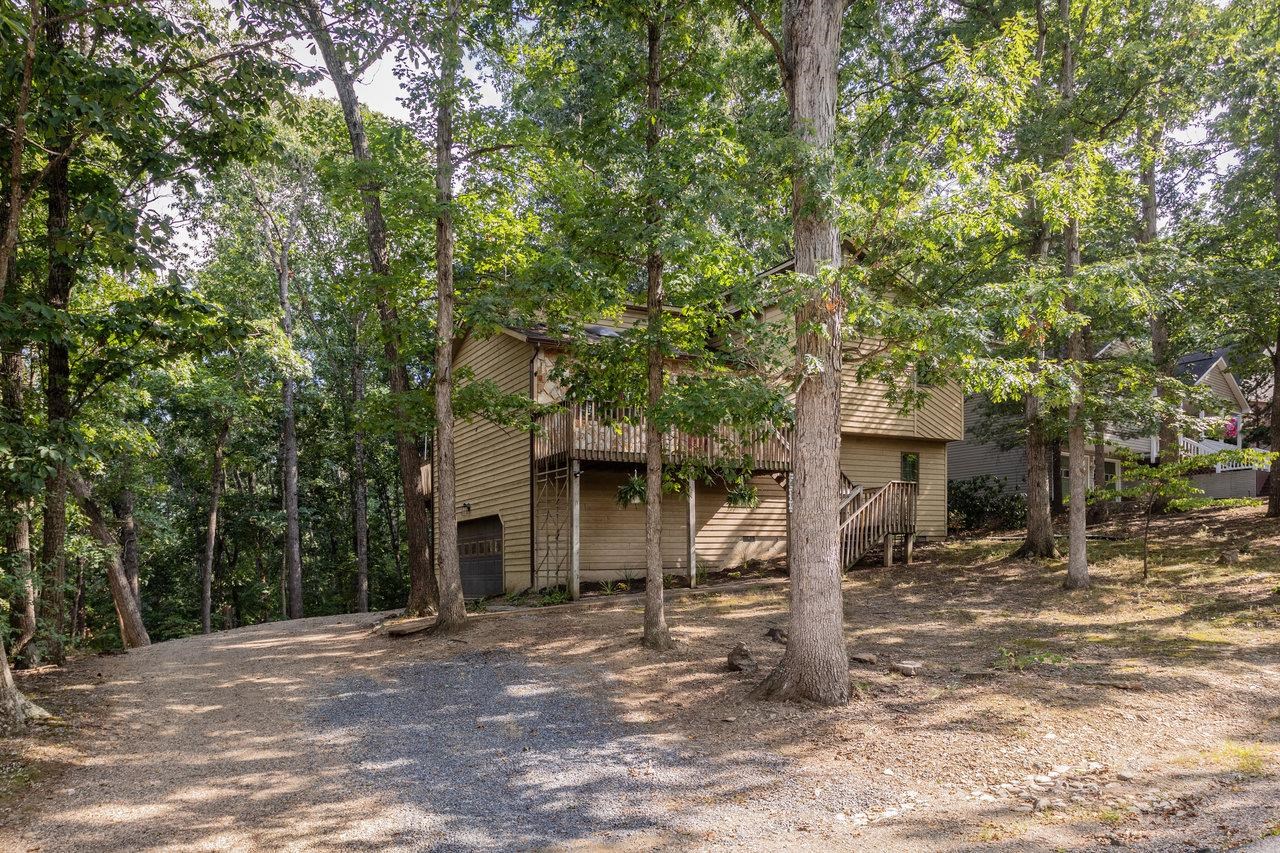 452 PASSAGE LN